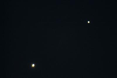 Koniunkcja Wenus i Jowisz z księżycami