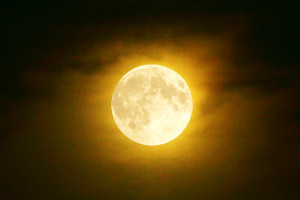 www.astronomia24.com/images/supermoon2_1_news09.jpg