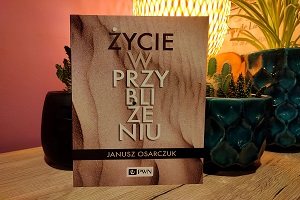 Życie w przybliżeniu - recenzja książki o niedoskonałościach w życiu codziennym